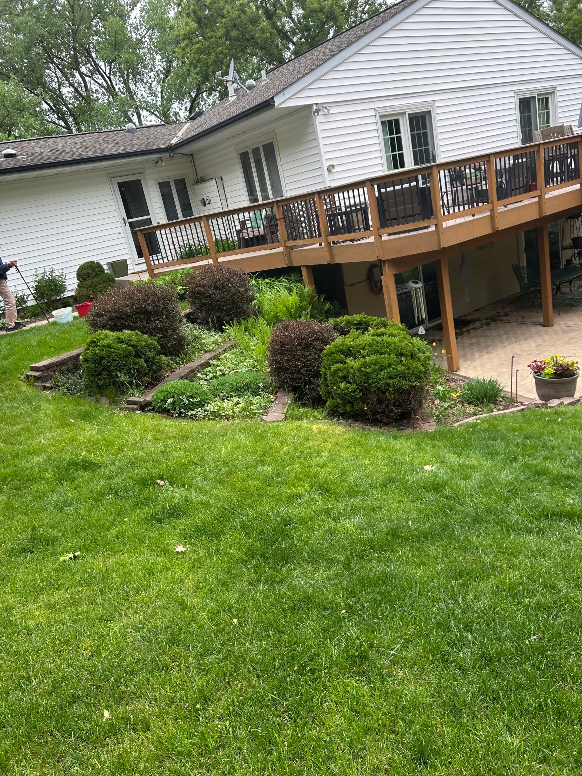Worn Out Retaining Walls Rebuilt From the Ground Up